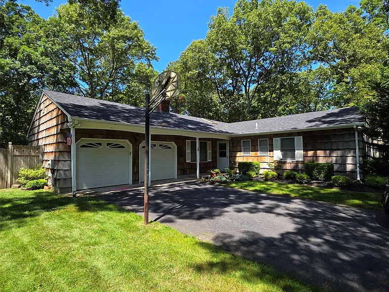 38 Glenridge Ave — Photo 1