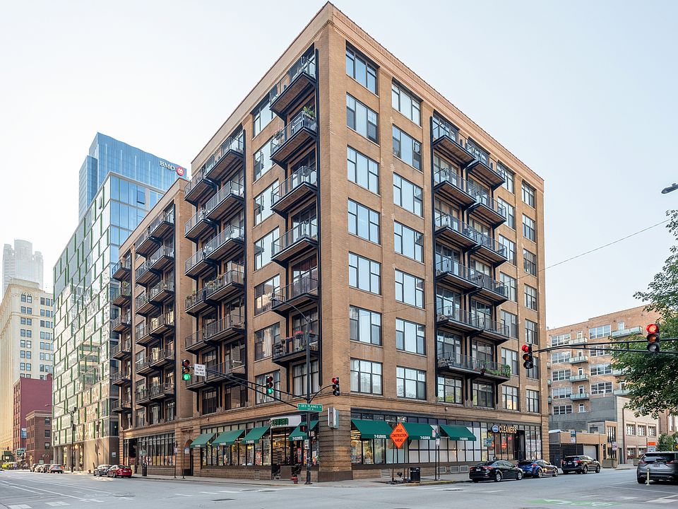 1st image of 625 W Jackson Blvd APT 208