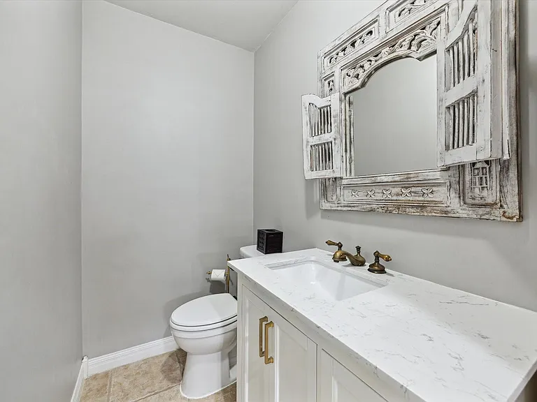 718 Garden Oaks Blvd — Photo 17