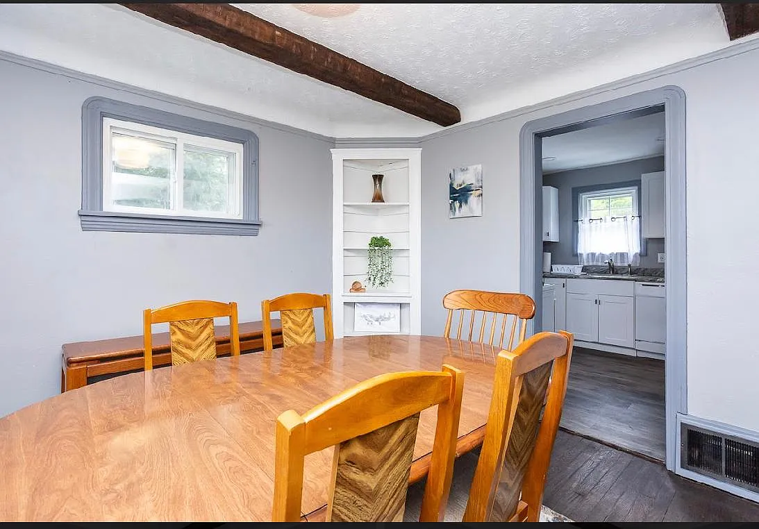 17613 Glenshire Ave — Photo 4