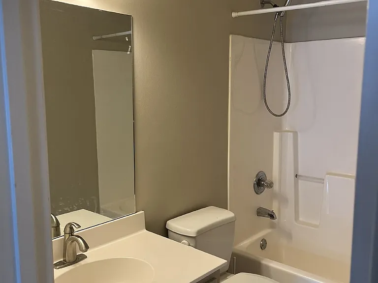2811 Sutherland Dr — Photo 11
