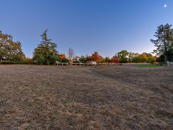 5th image of 1566 Olivet Road