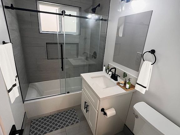 5th image of 1549 S Westgate Ave APT 4