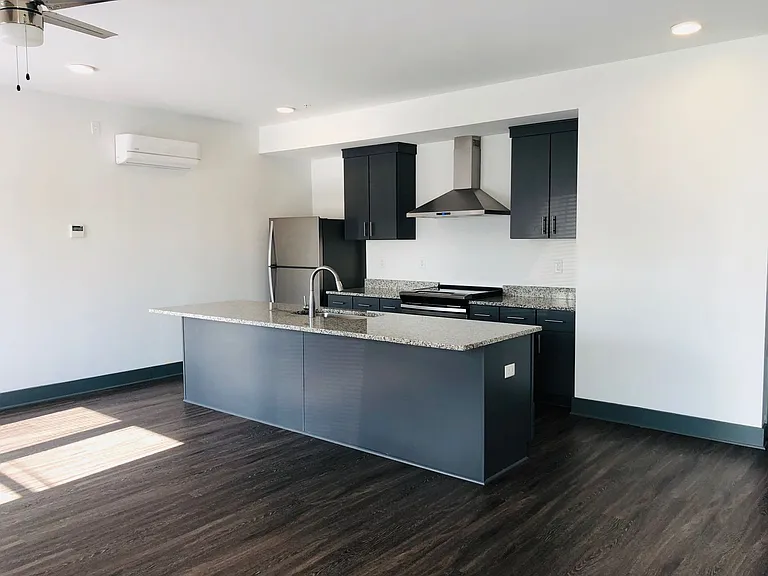 St. Thomas Flats — Photo 3