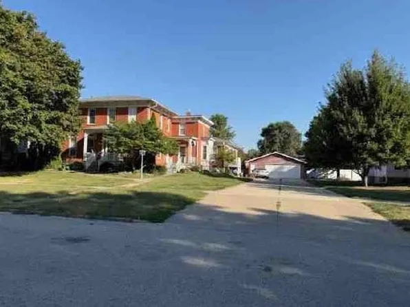 420 NW 4th St, Galva, IL 61434