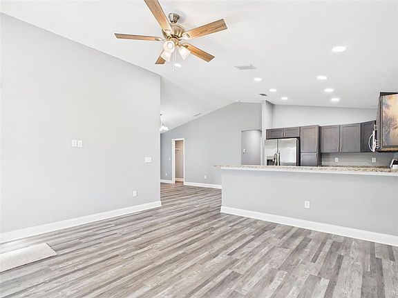 5th image of 1343 Providence Rd