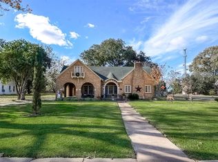 401 Lucky Ln, Wharton, TX 77488