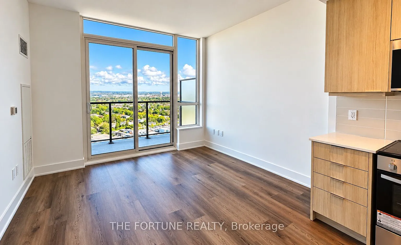 The Millhouse Condos — Photo 2