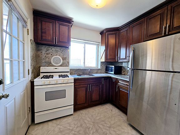 5th image of 543 17th St #3C