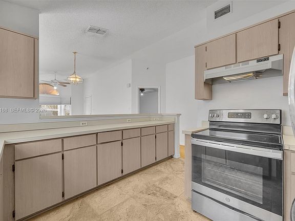 4th image of 331 San Gabriel St