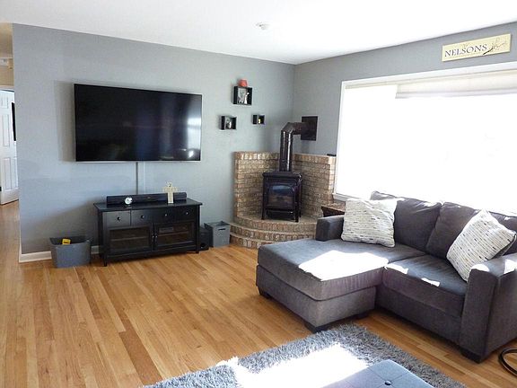 4th image of W183N8958 Maryhill Dr