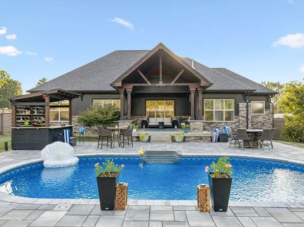 1461 Neelys Bend Rd, Madison, TN 37115