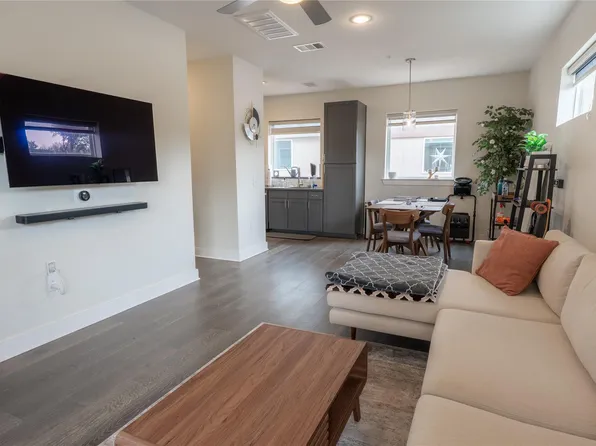 2827 Manor Rd #4101, Austin, TX 78722