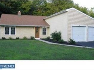 74 Eastmont Ln, Sicklerville, NJ 08081