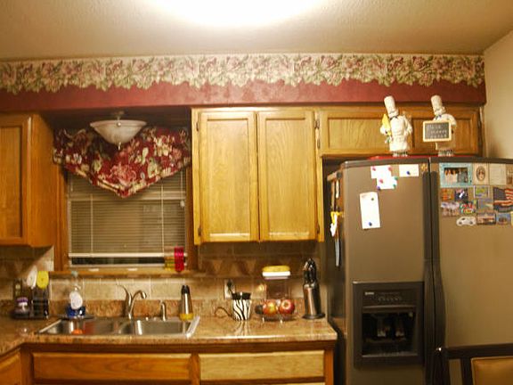 3rd image of 1105 Selkirk Dr