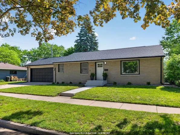 2206 N McDonald St, Appleton, WI 54911