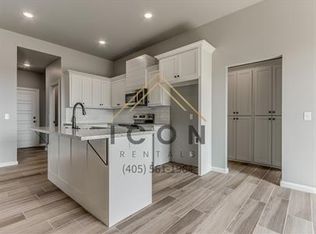 700 N Cottontail Way, Mustang, OK 73064