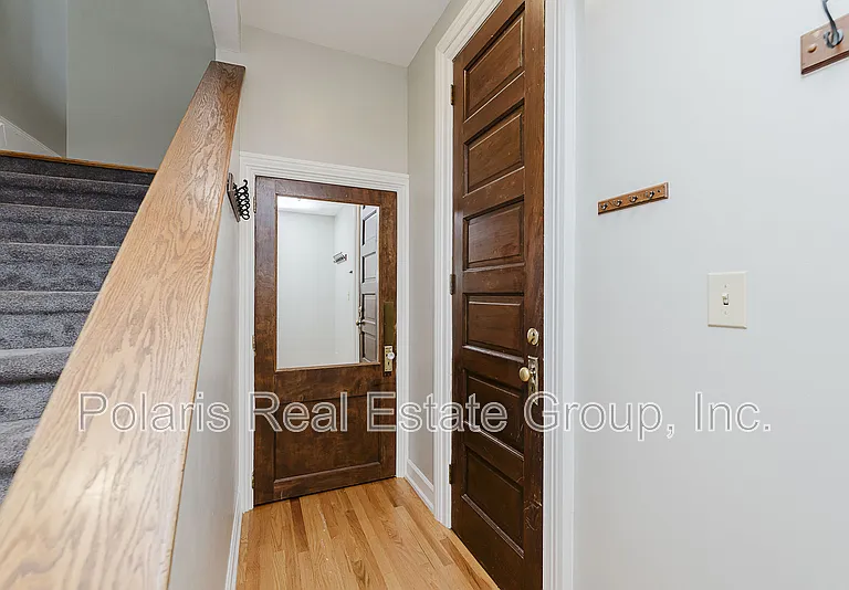 101 E 14th St #3 — Photo 8