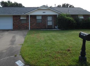 820 Holmes Ave, Cushing, OK 74023