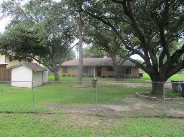 3103 Pennsylvania Rd, Fresno, TX 77545