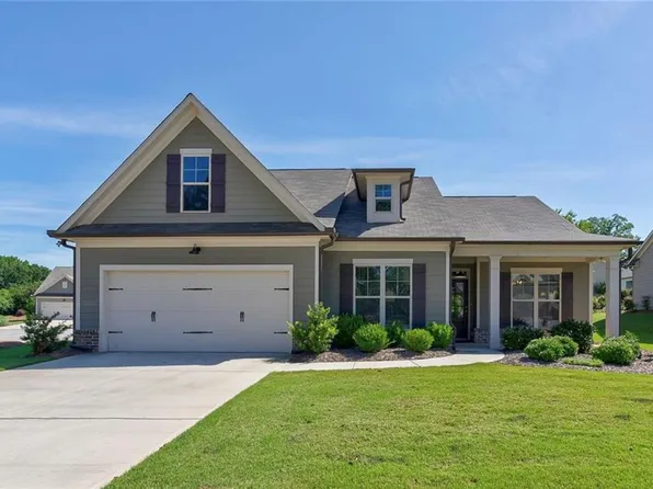 769 Lakeview Bend Cir, Jefferson, GA 30549