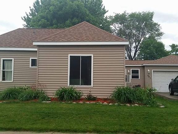 3rd image of 541 Hazel Ave E
