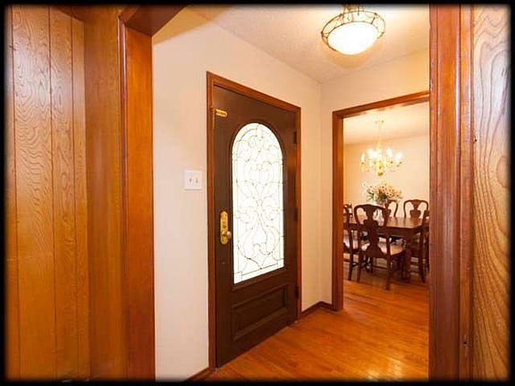 3rd image of 724 Bentley Ct