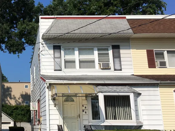 4235 249th St, Little Neck, NY 11363