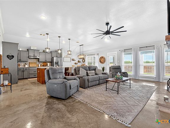 5th image of 204 Slippery Elm Dr