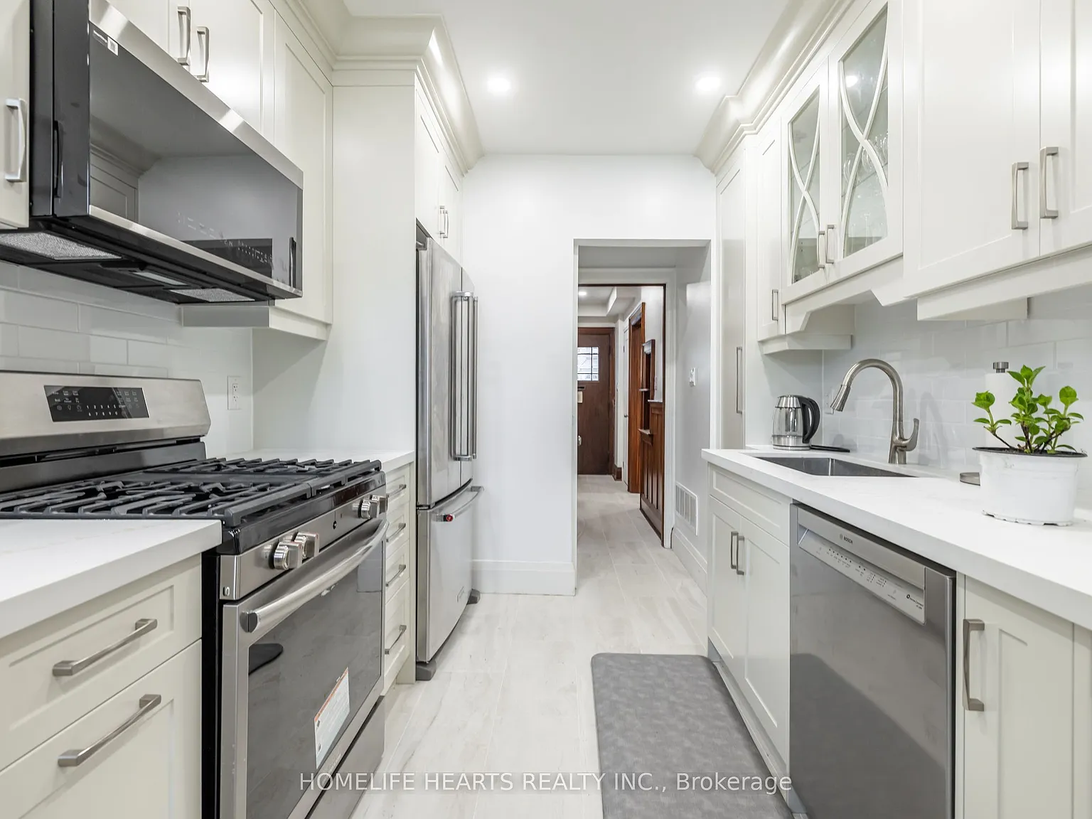 3 bed, $4,100 — Photo 1