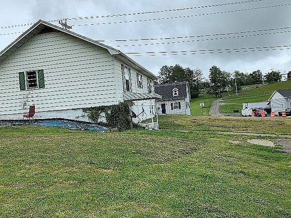 5th image of 234 W Stuart Dr