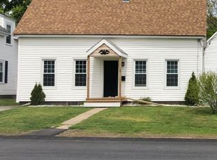 18 Cliff St, Rockland, MA 02370