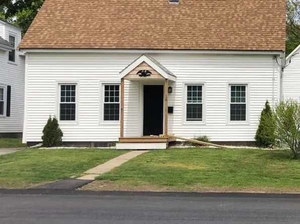 18 Cliff St, Rockland, MA 02370
