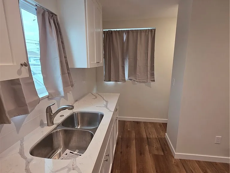 615 N Fries Ave — Photo 2
