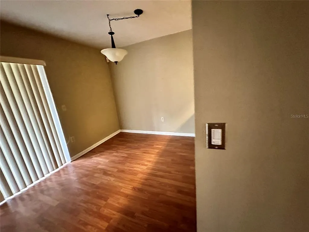 3 bed, 2.5 bath, 1208 sqft, $1,500 — Photo 2