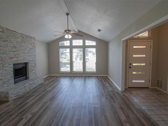 3rd image of 525 NW 171st St