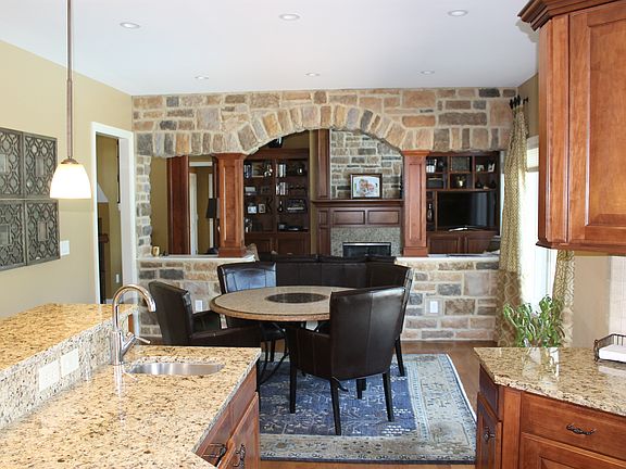 4th image of 5492 Berwanger Dr