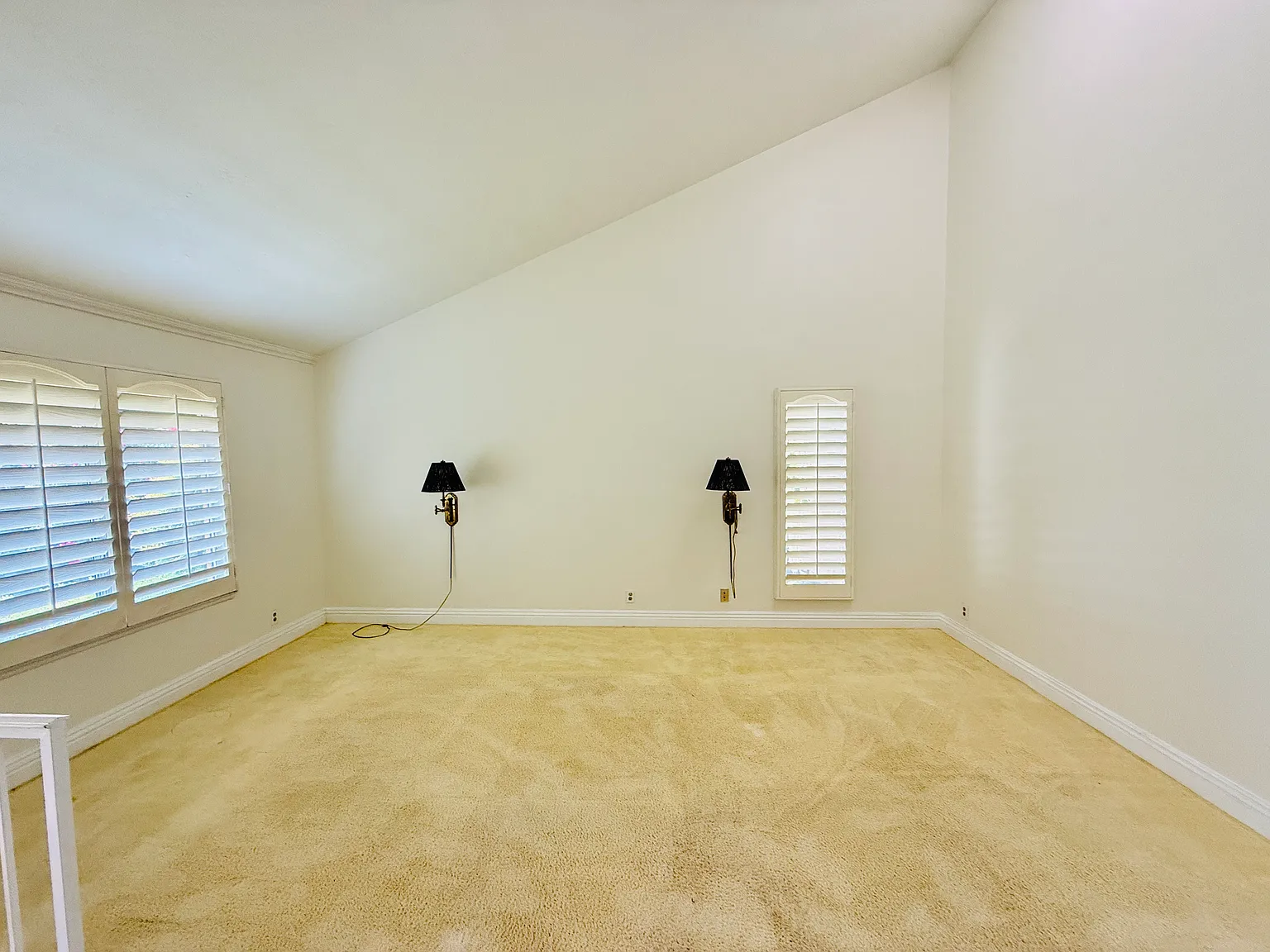 5 bed, 2300 sqft, $4,250 — Photo 4