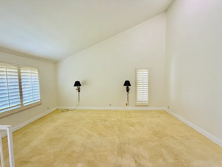 1510 Hallgreen Dr — Photo 4
