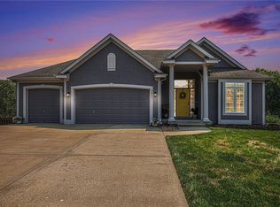 9013 N Kansas Ct, Kansas City, MO 64156