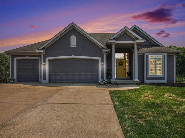 9013 N Kansas Ct, Kansas City, MO 64156