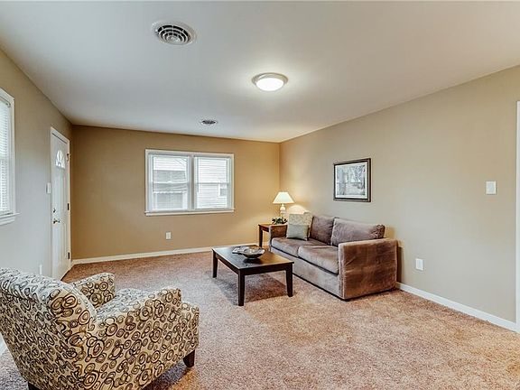 4th image of 620 Jackson Ave