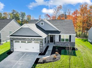 1377 Forest Grove Dr, Batavia, OH 45103