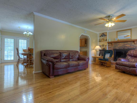 2nd image of 7809 Miken Ln