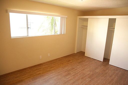 3rd image of 2320 De La Vina St APT 4
