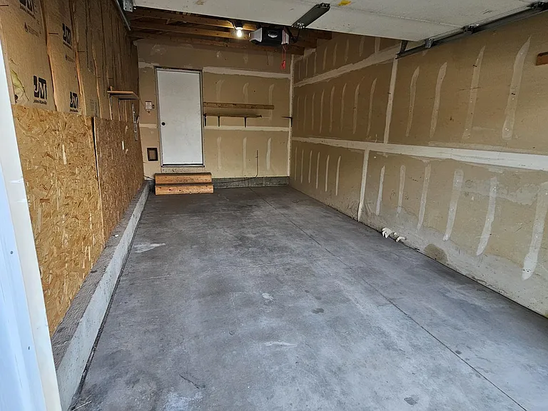 214 W Timothy St — Photo 3