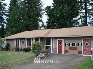 624 Roswell Dr, Bremerton, WA