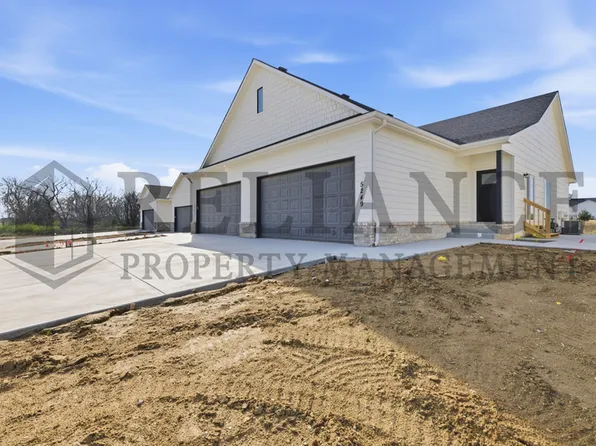 5249 N Pinecrest St, Wichita, KS 67220