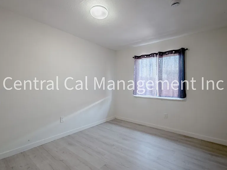 1313 E Planz Rd — Photo 9