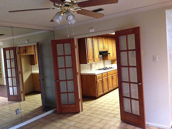 4th image of 604 Taylor Ct